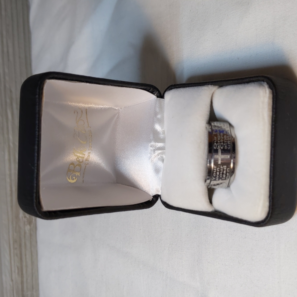 Stainless steel The Lords Prayer spinner ring sz 8.5 NIB from Belk.